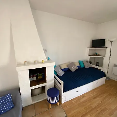 Apartment Bel T2 Avec Vue Mer. Plages, Commerces Et Restaurants A Pied.